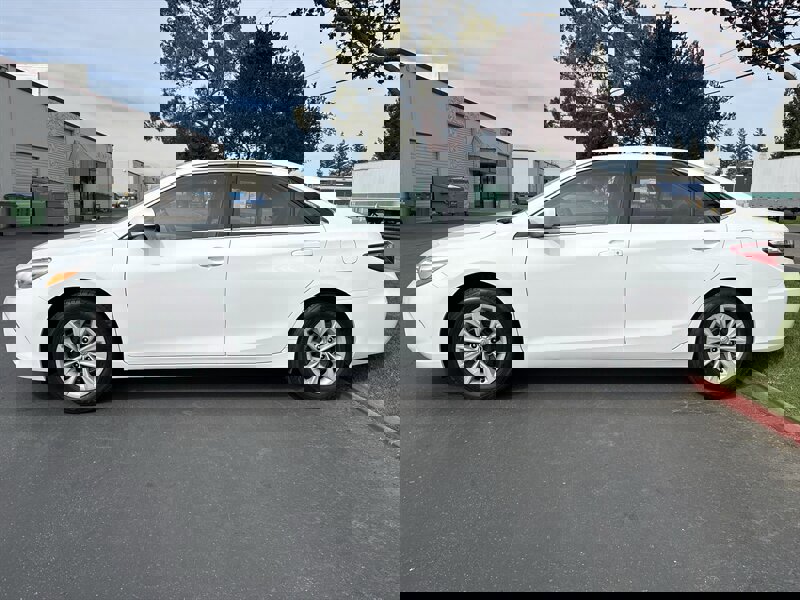 Used 2017 Toyota Camry LE image 8