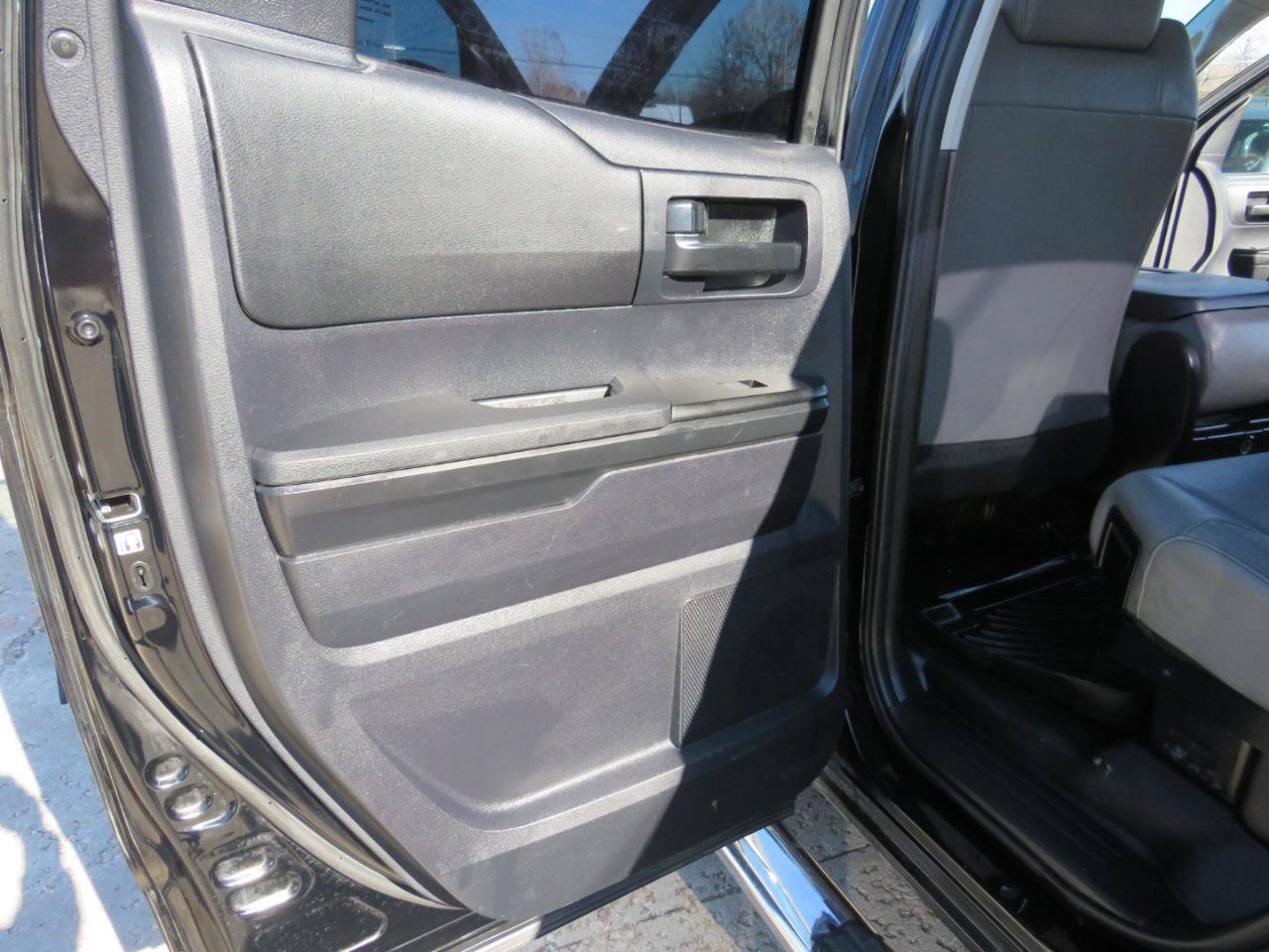 Used 2016 Toyota Tundra SR w/ Tow Package RWD image 16
