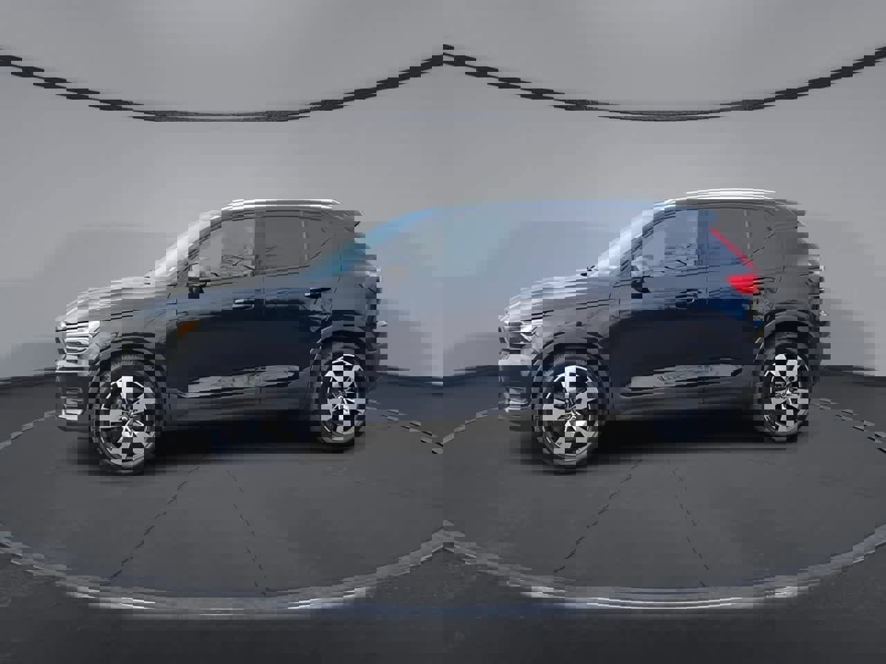 Used 2020 Volvo XC40 T5 Momentum image 4