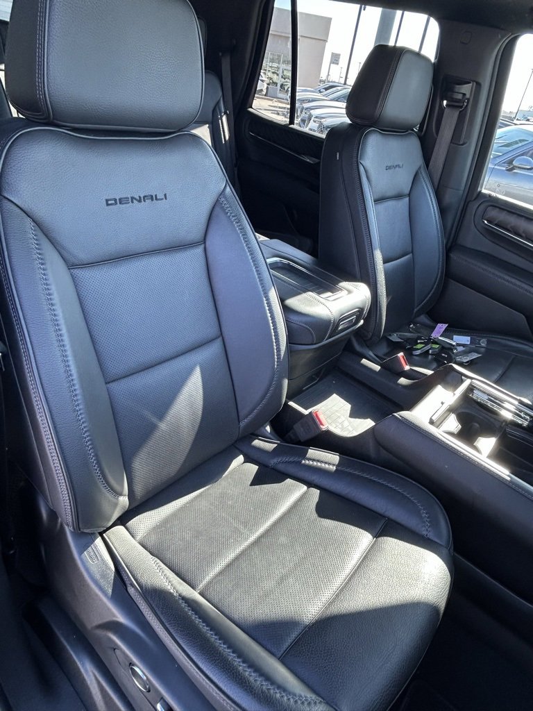 Used 2023 GMC Yukon Denali image 12