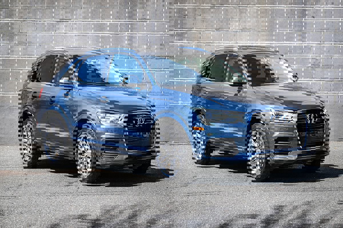 Used 2016 Audi Q3 2.0T Premium Plus w/ Technology Package image 2