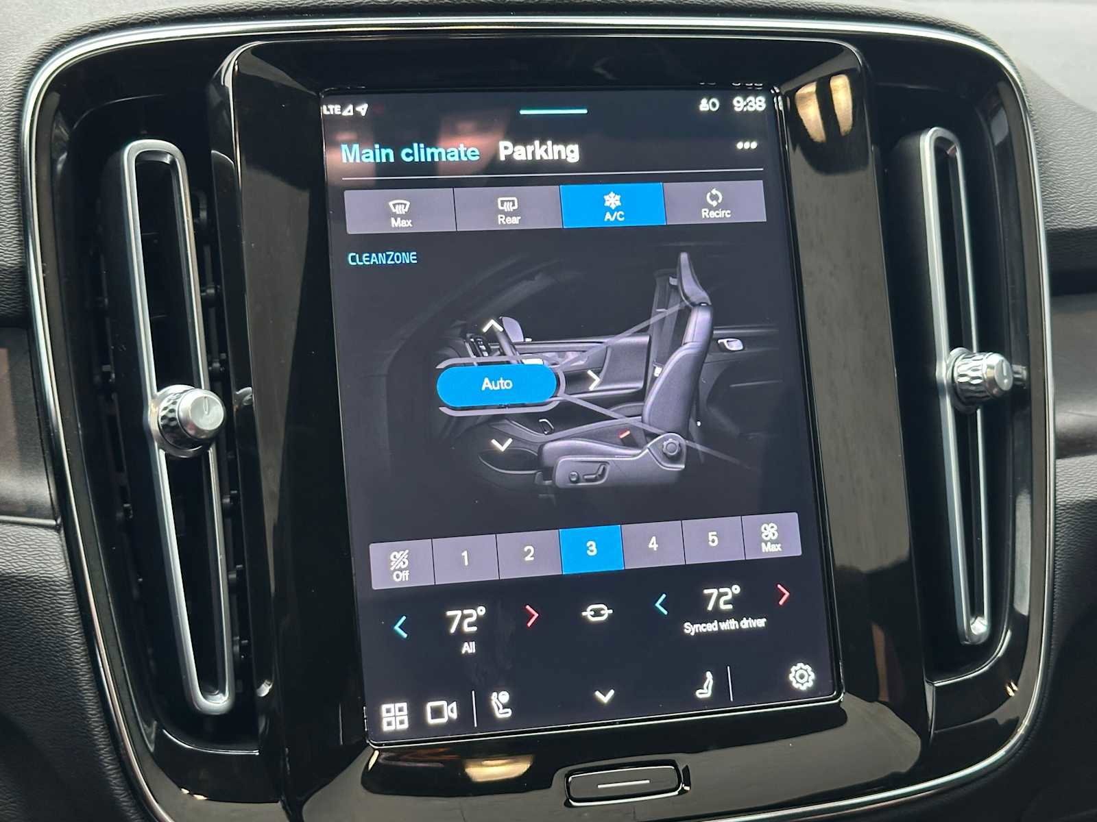 Certified 2023 Volvo C40 P8 Recharge Ultimate image 28