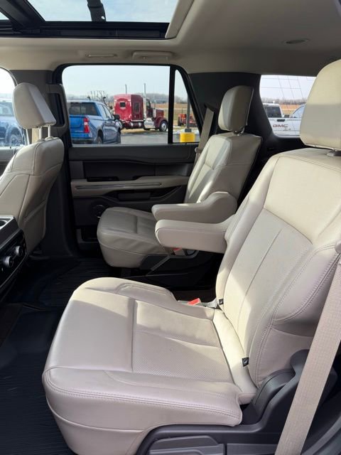 Used 2021 Ford Expedition XLT image 15