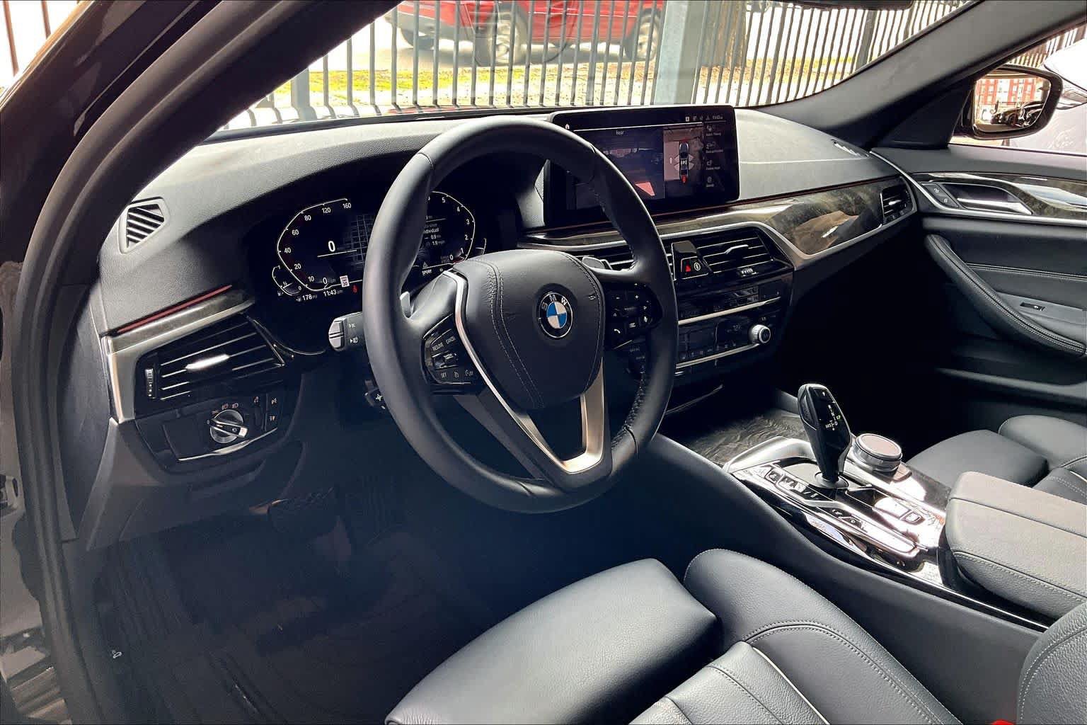 Used 2021 BMW 540i w/ Convenience Package RWD image 17