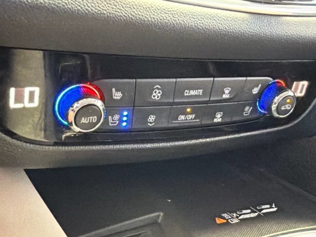 Used 2022 Buick Enclave Avenir w/ Avenir Technology Package FWD image 32