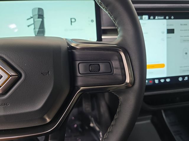 Used 2025 Rivian R1S Adventure AWD/4WD image 18