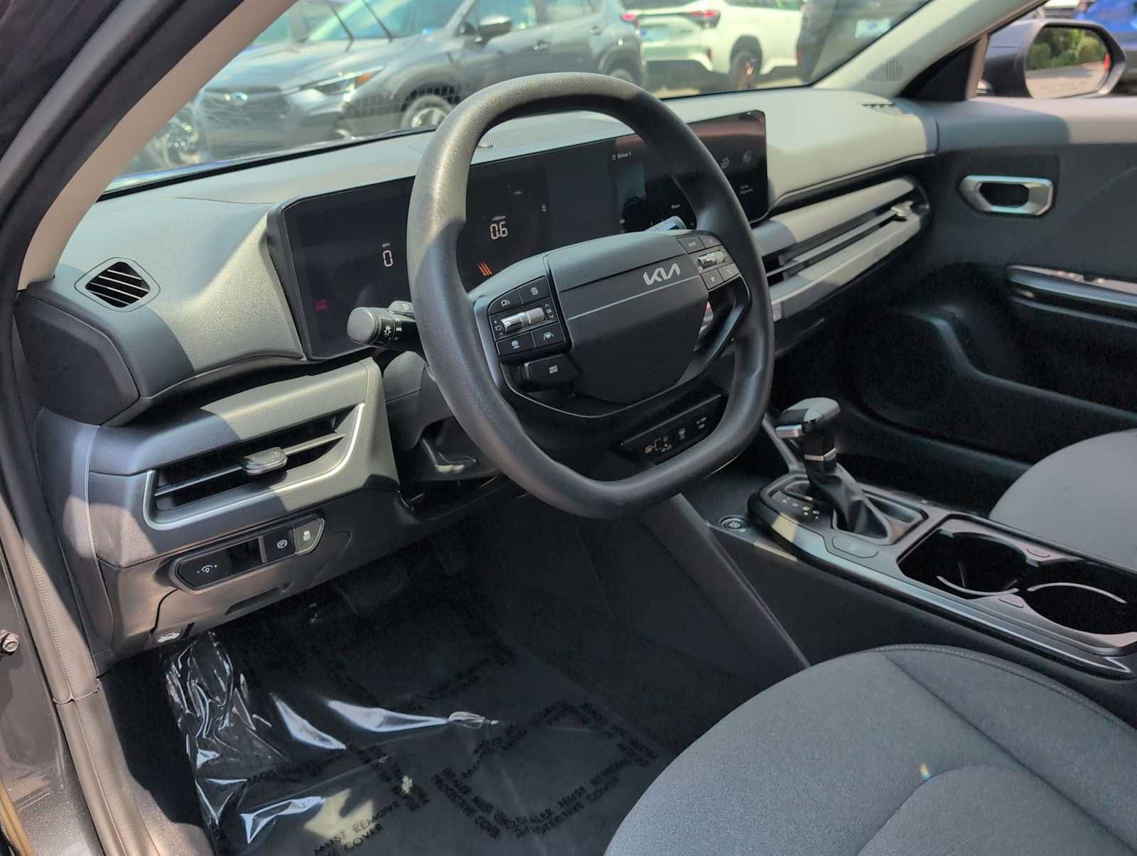 Used 2025 Kia K4 FWD image 10