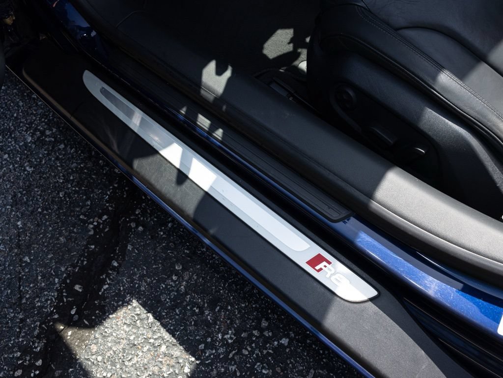 Used 2014 Audi R8 V8 w/ Convenience Package AWD/4WD image 19
