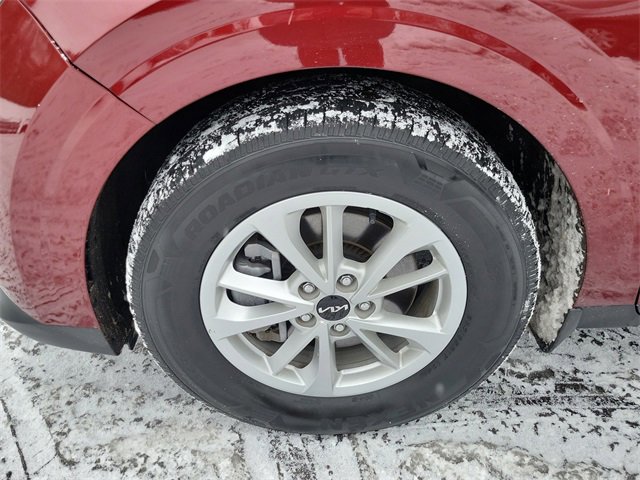 Certified 2023 Kia Carnival LX image 5