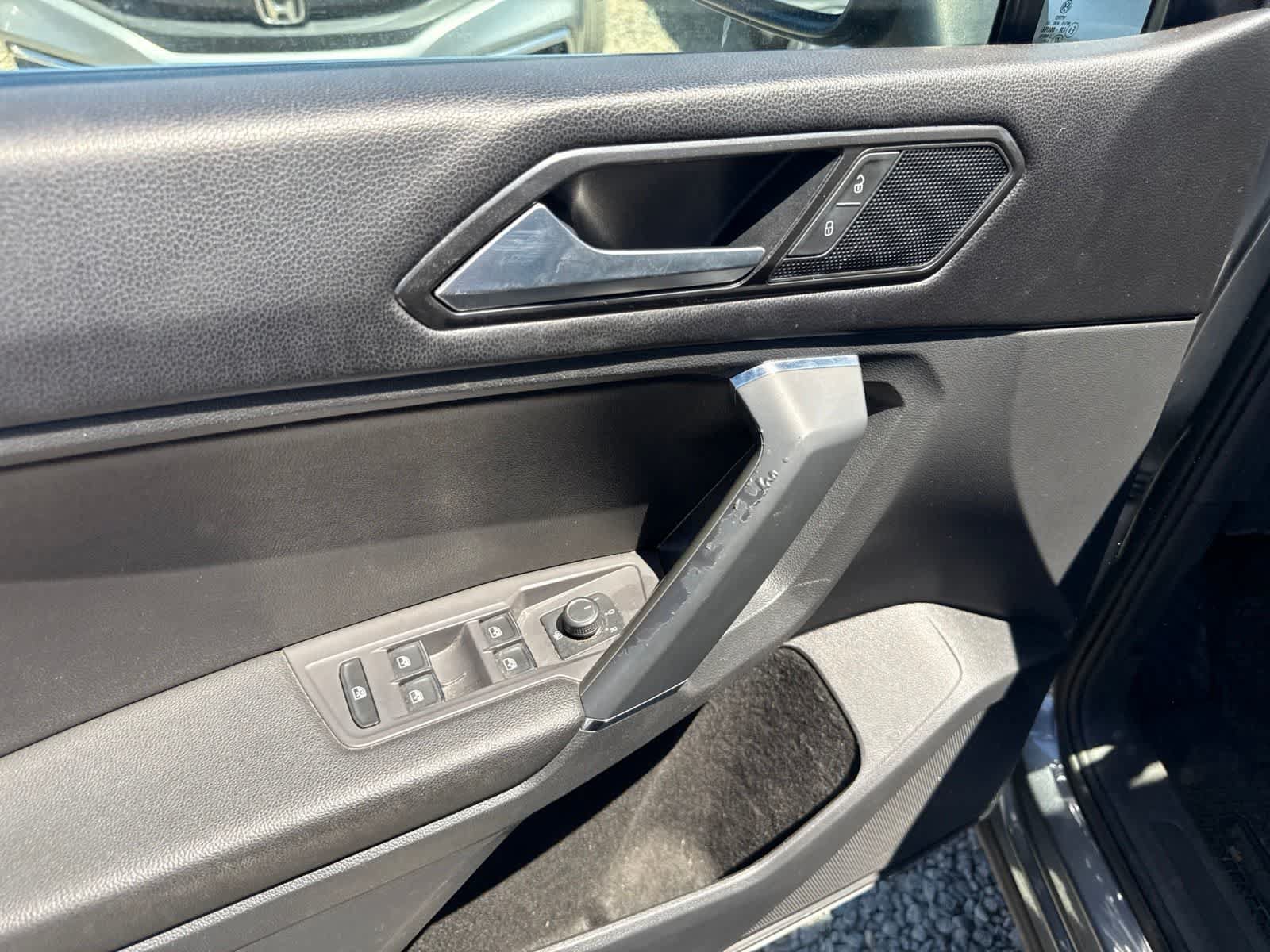 Used 2018 Volkswagen Tiguan SE FWD image 20