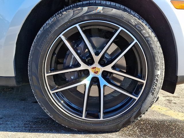 Certified 2025 Porsche Macan AWD/4WD image 11