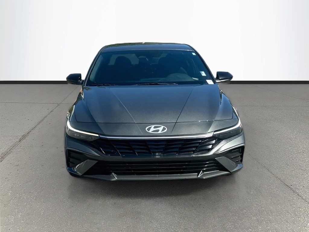 Used 2025 Hyundai Elantra Sport FWD image 2