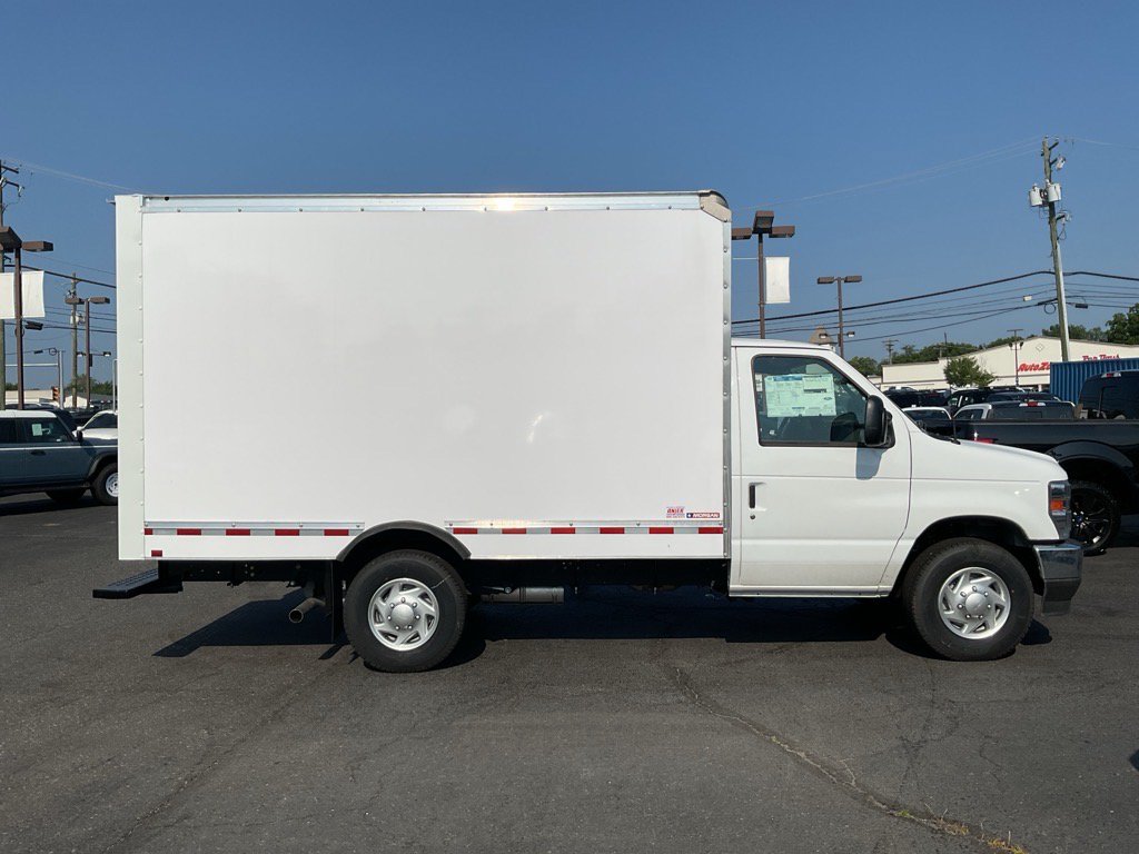 New 2025 Ford E-350 and Econoline 350 Super Duty w/ Power Equipment Group RWD image 4