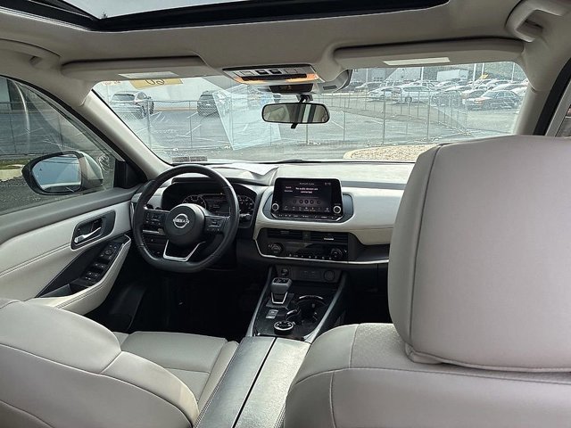 Used 2024 Nissan Rogue SV w/ SV Premium Package image 20