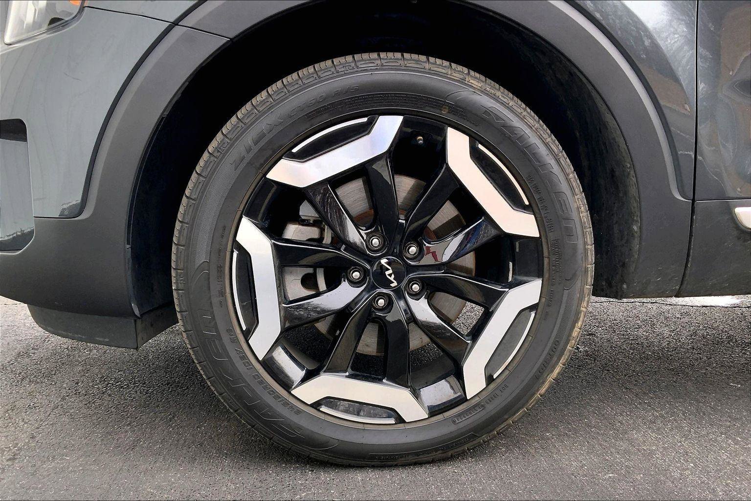 Used 2023 Kia Telluride S image 8