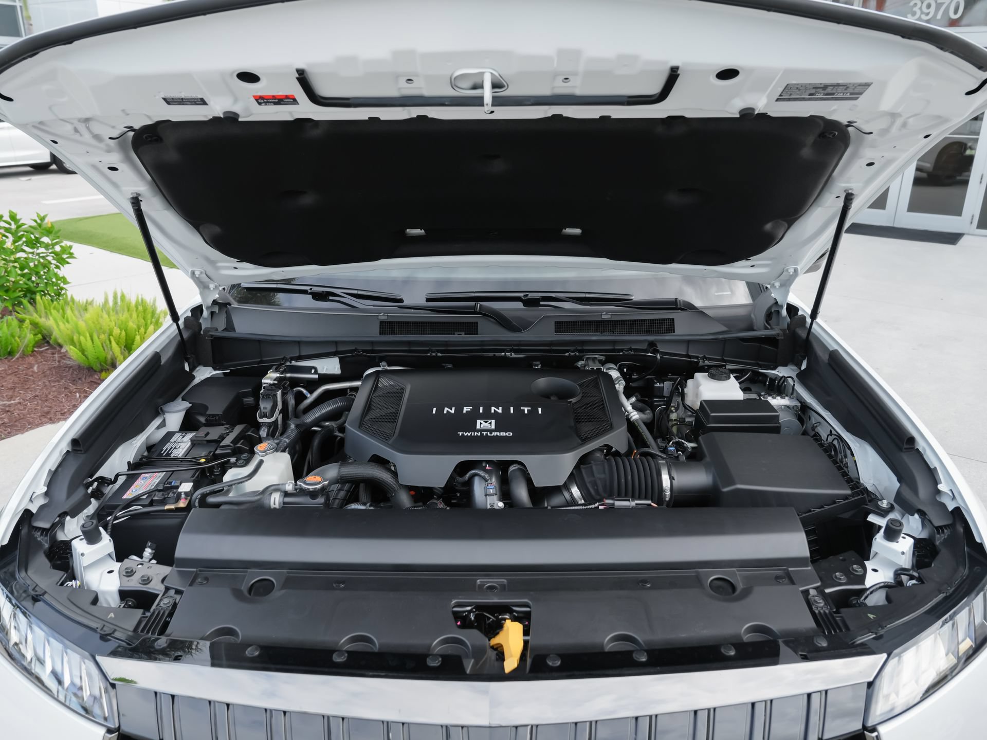 Certified 2026 INFINITI QX80 4WD w/ Sport Exterior Package image 44