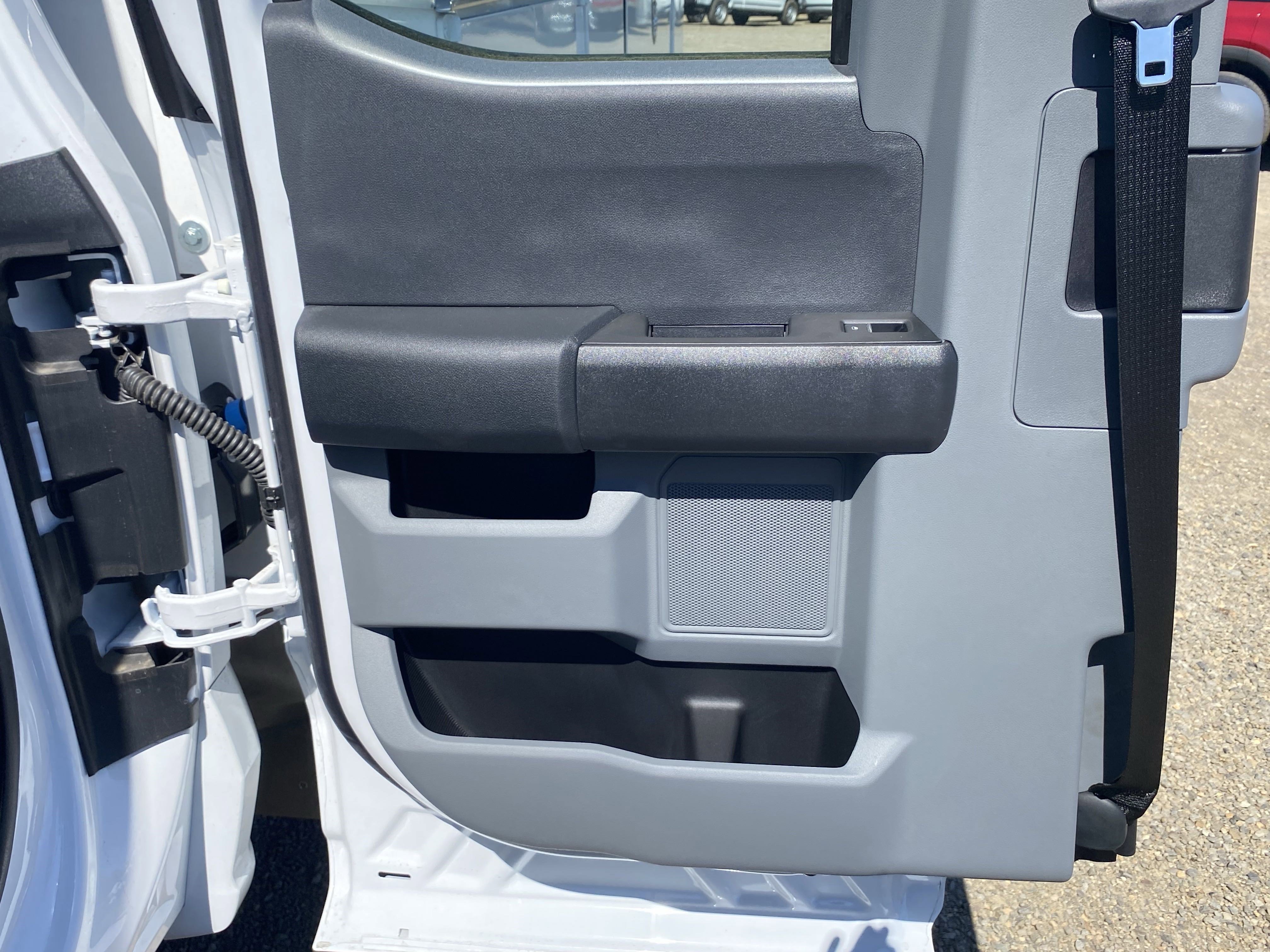 New 2025 Ford F550 4x4 SuperCab Super Duty image 16