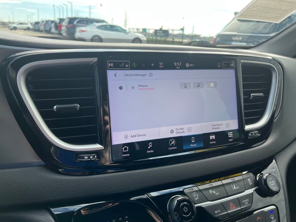 Used 2025 Chrysler Pacifica Select FWD image 22