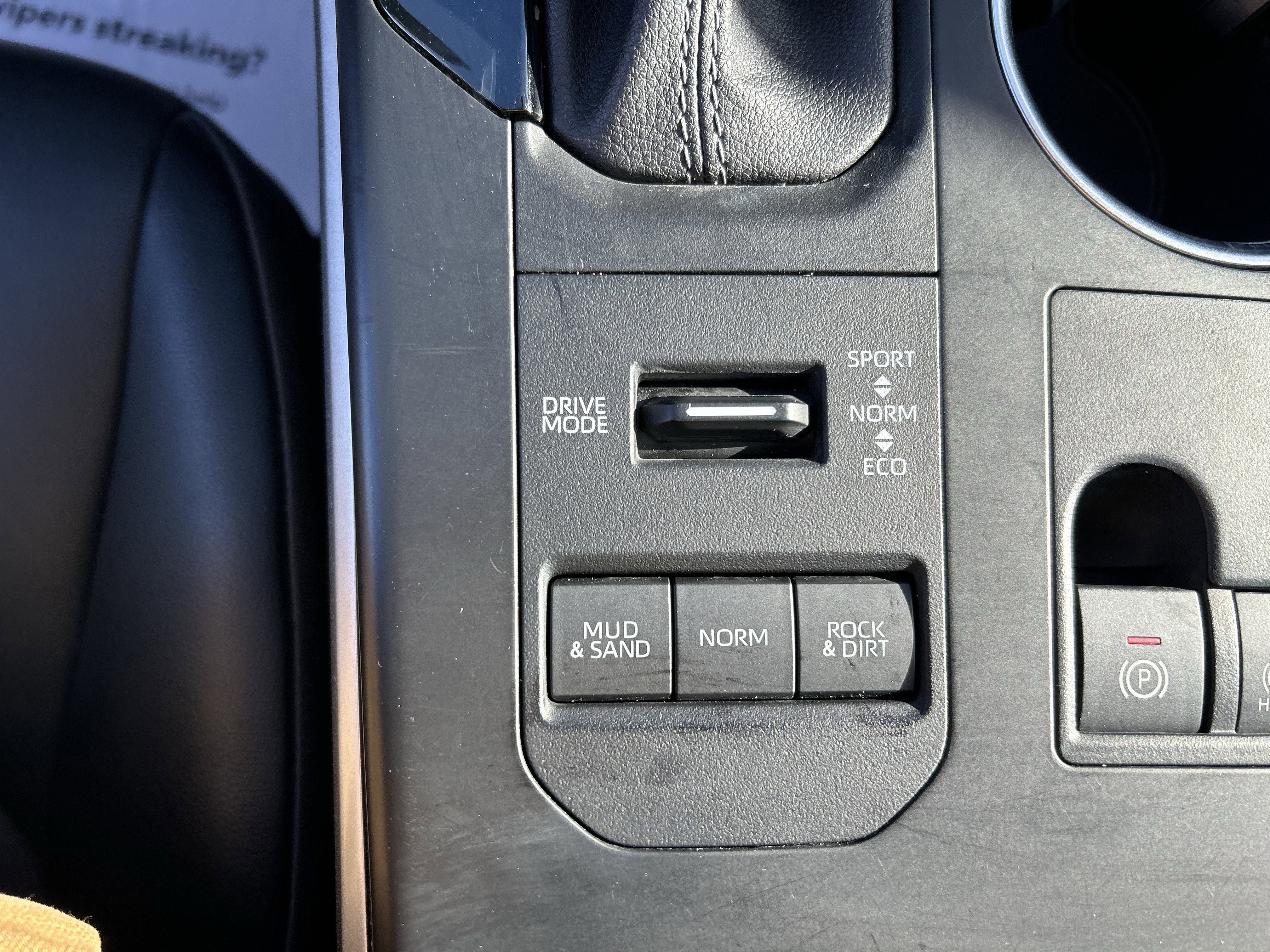 Certified 2023 Toyota Highlander XLE image 31