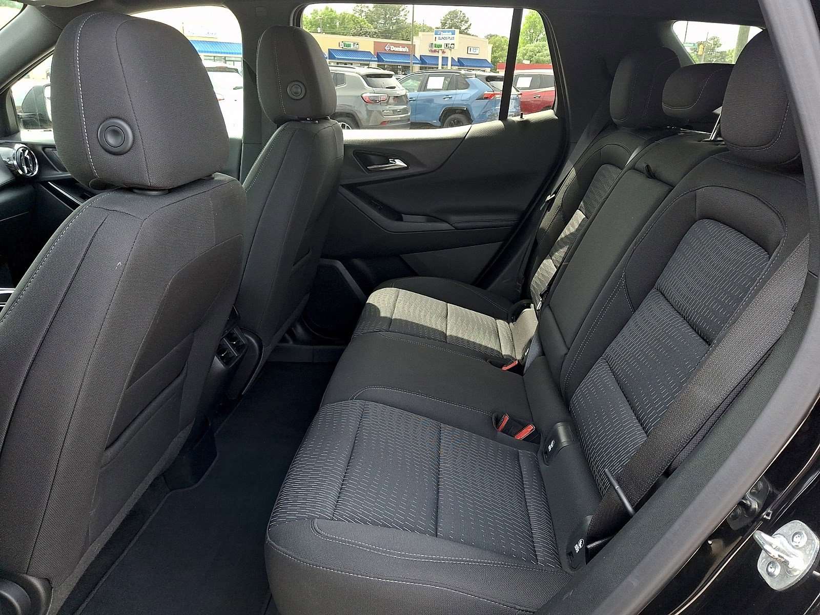Used 2025 Chevrolet Equinox LT AWD/4WD image 9