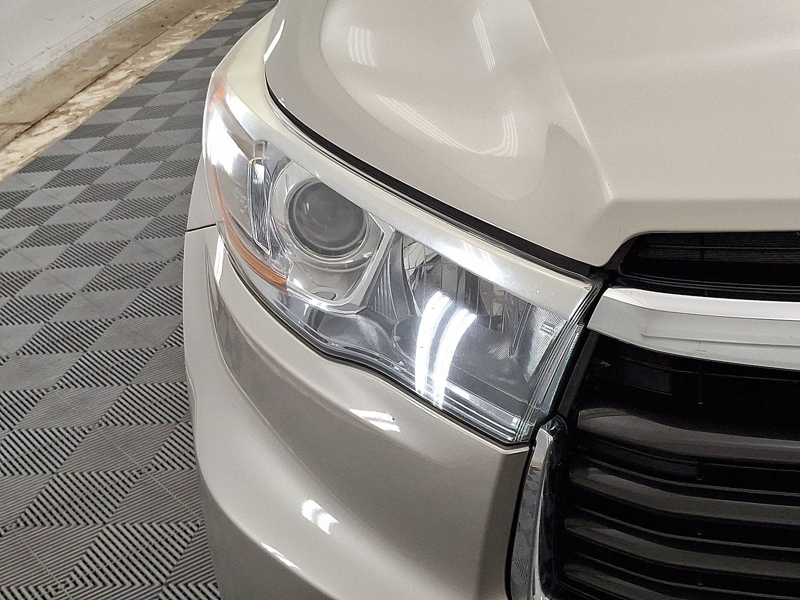 Used 2015 Toyota Highlander Limited AWD/4WD image 20