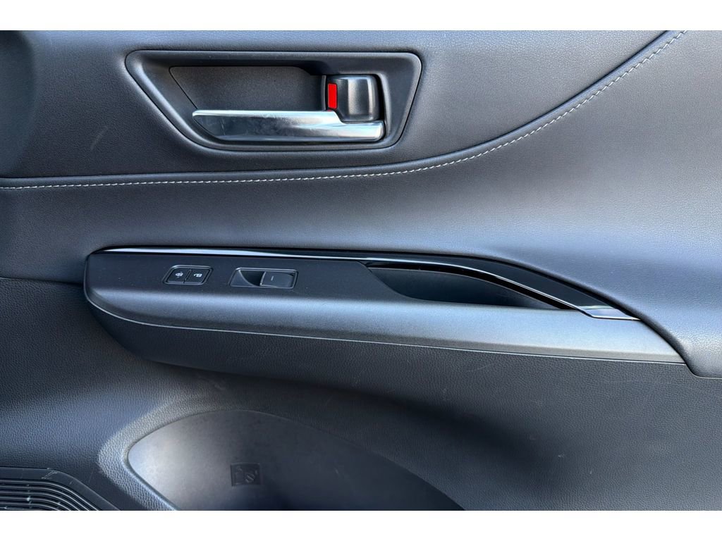 Certified 2021 Toyota Venza LE AWD/4WD image 20