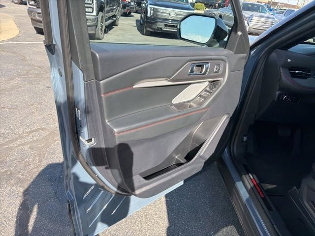 Used 2025 Ford Explorer ST AWD/4WD image 19