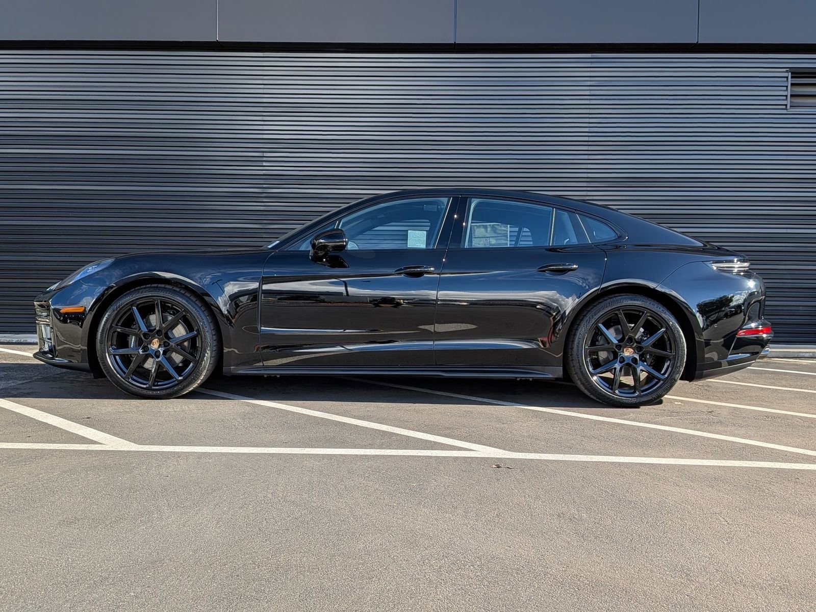 New 2026 Porsche Panamera image 2