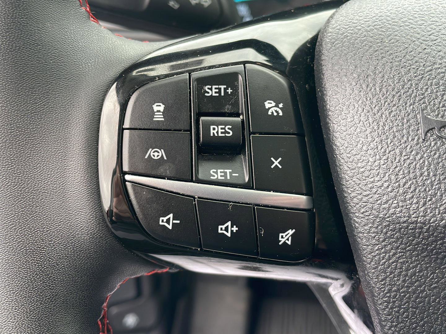 Used 2022 Ford Escape SEL w/ SEL Stealth AWD Package image 14
