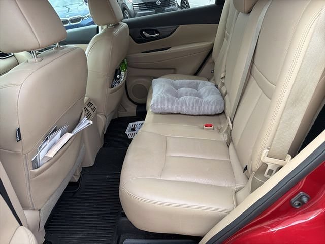 Used 2016 Nissan Rogue SL w/ SL Premium Package FWD image 16