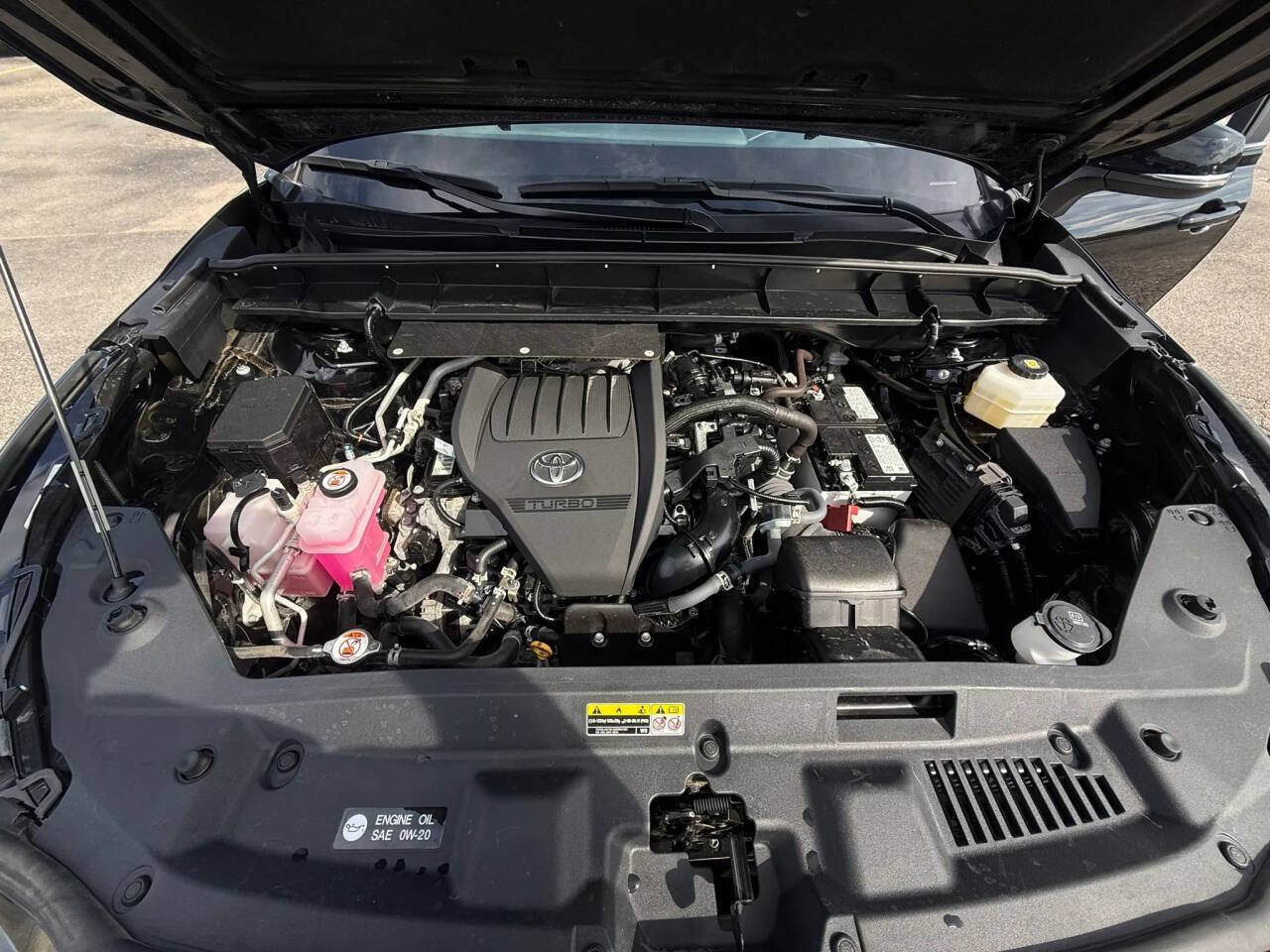 Used 2024 Toyota Highlander XLE AWD/4WD image 37