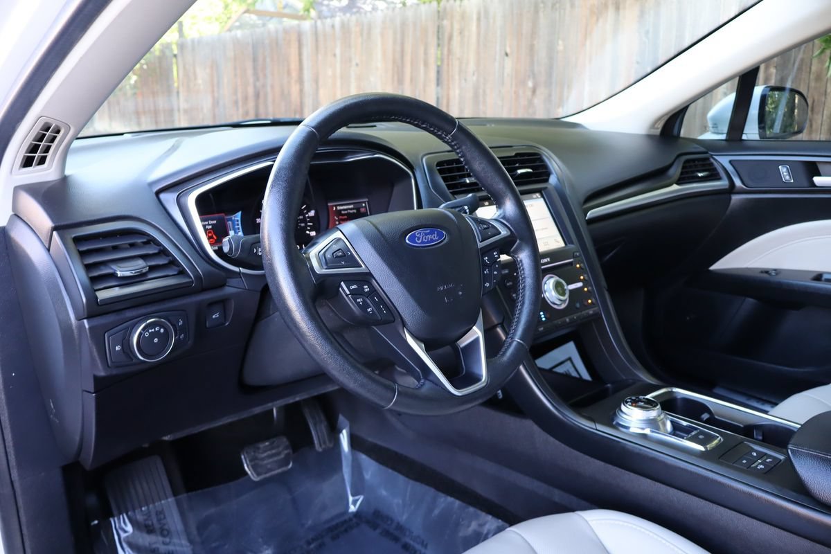 Used 2017 Ford Fusion Energi Titanium FWD image 16