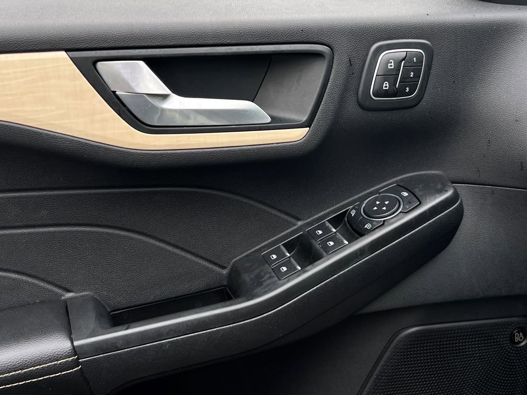 Used 2022 Ford Escape Titanium w/ Titanium Elite Package image 19