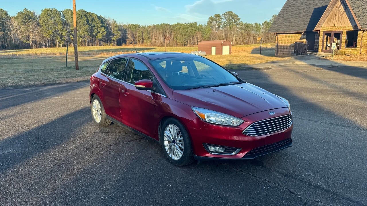 Used 2015 Ford Focus Titanium image 2