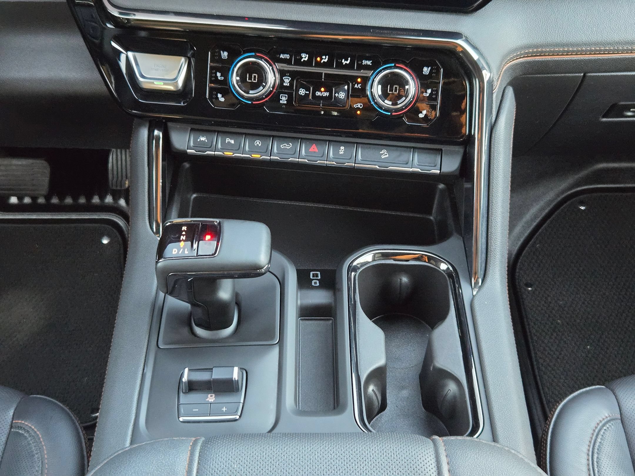 Used 2024 GMC Sierra 1500 AT4 w/ Technology Package AWD/4WD image 19