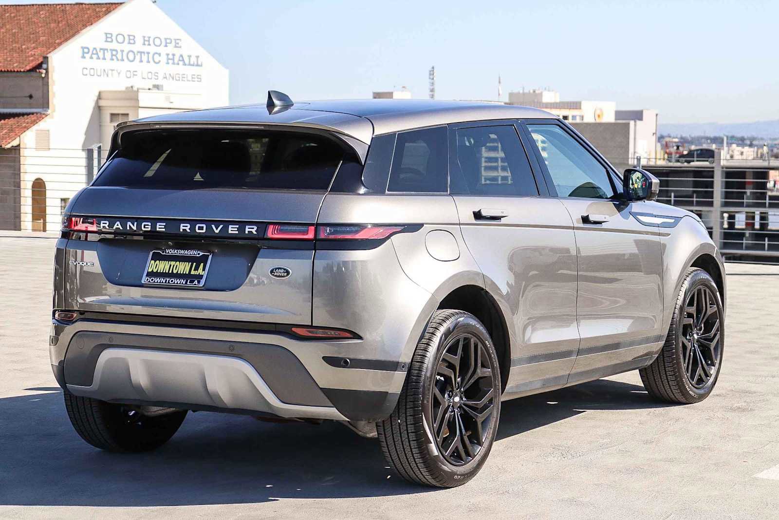 Used 2022 Land Rover Range Rover Evoque SE image 4