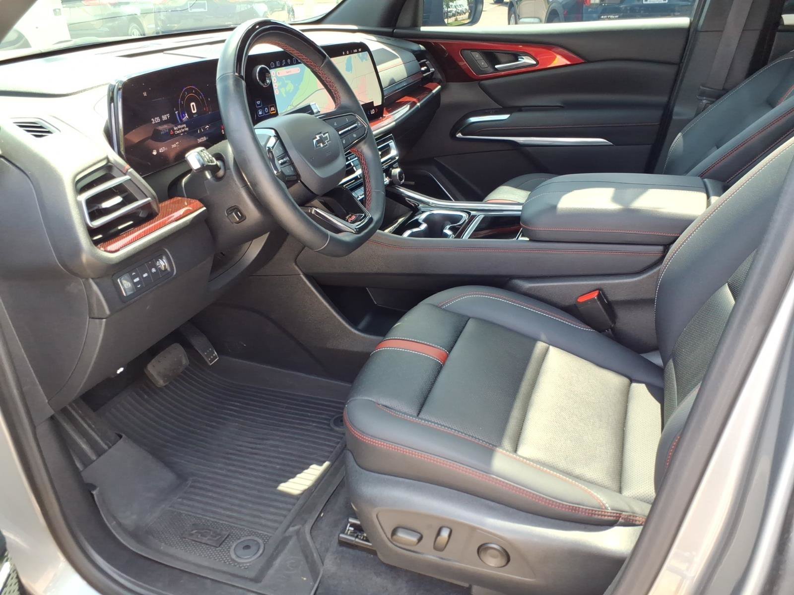 Used 2024 Chevrolet Traverse RS AWD/4WD image 11