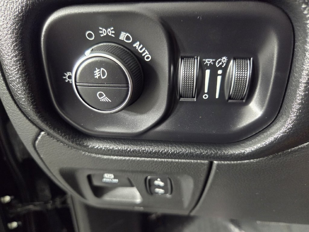 Used 2022 RAM 1500 Laramie RWD image 41