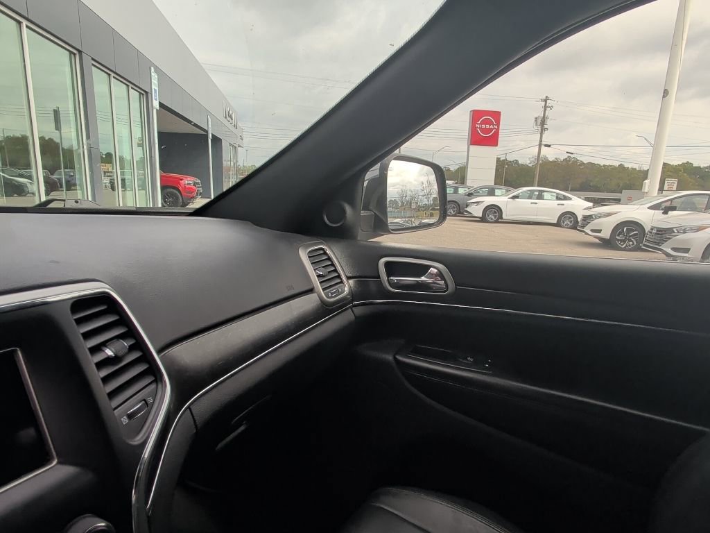 Used 2018 Jeep Grand Cherokee Limited image 13