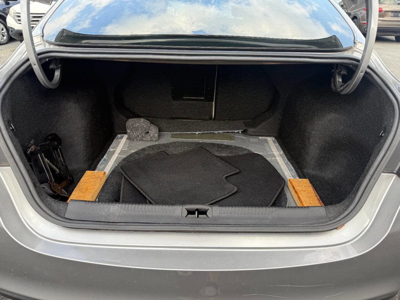 Used 2015 Chrysler 200 Limited w/ Convenience Group image 25