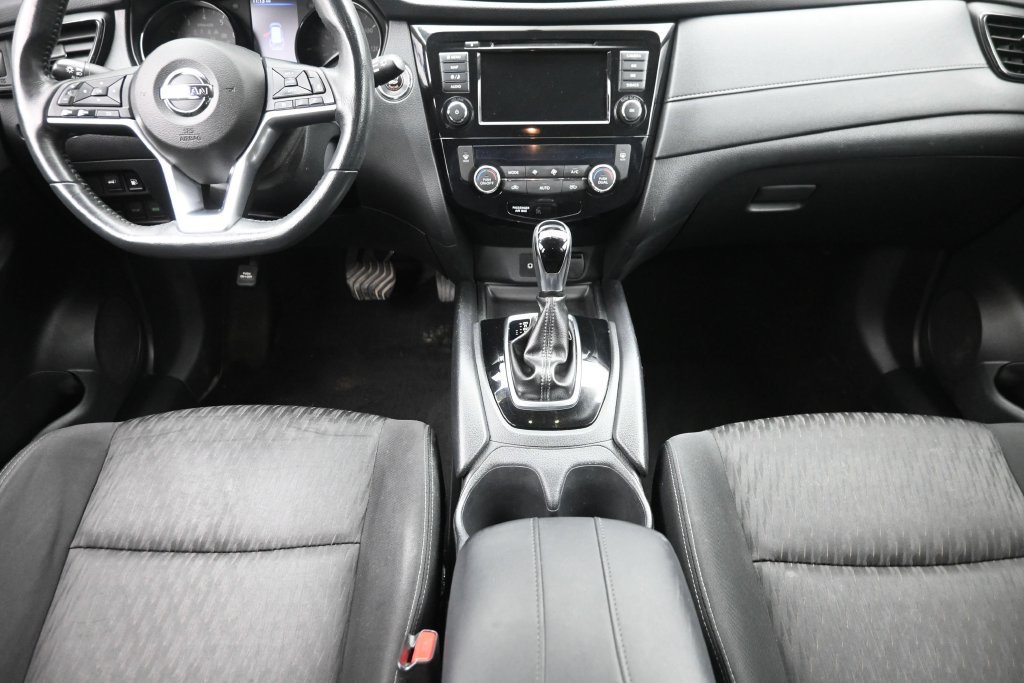 Used 2018 Nissan Rogue SV w/ Premium Package AWD/4WD image 15