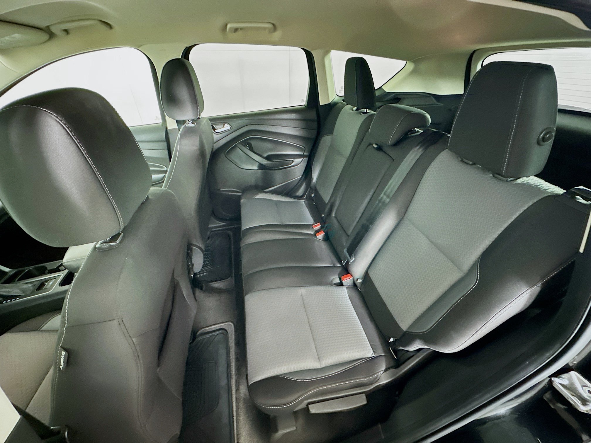 Used 2017 Ford Escape SE FWD image 25