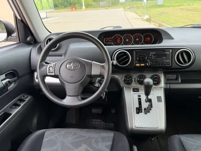 Used 2012 Scion xB FWD image 12