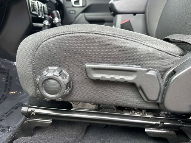 Certified 2022 Jeep Wrangler Unlimited Sport AWD/4WD image 17