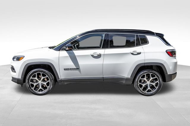 Used 2024 Jeep Compass Limited AWD/4WD image 10