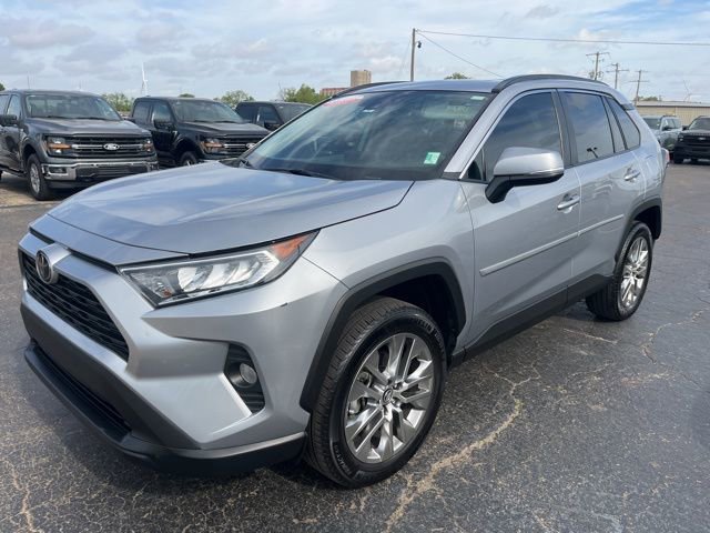 Used 2021 Toyota RAV4 XLE Premium image 1