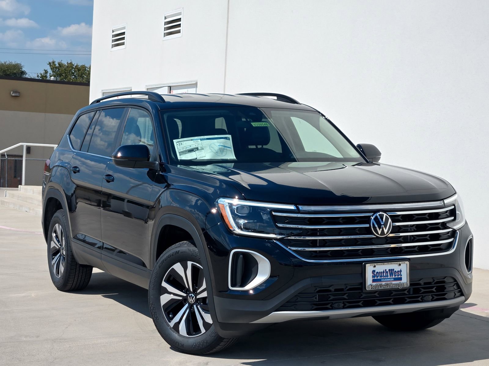 New 2026 Volkswagen Atlas SE image 2