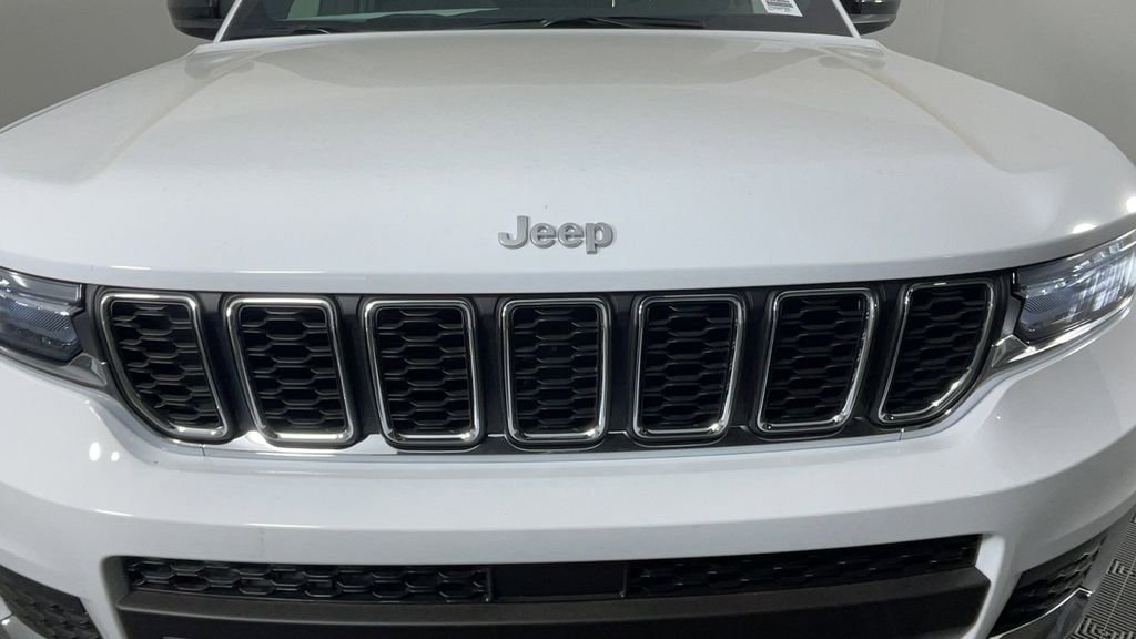 New 2025 Jeep Grand Cherokee L Laredo image 10
