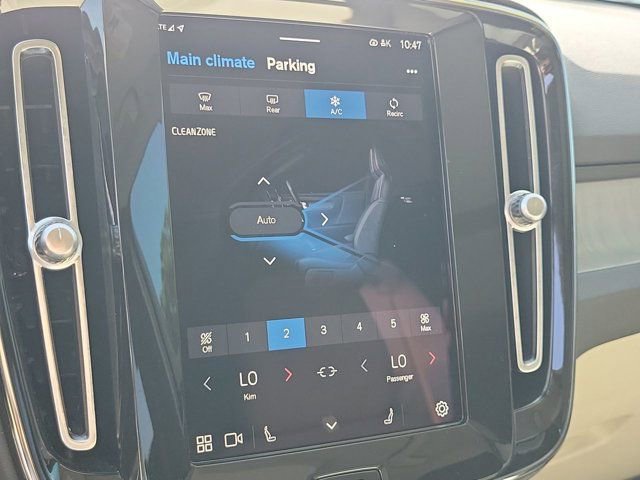 Used 2025 Volvo XC40 B5 Plus w/ Protection Package Premier image 29