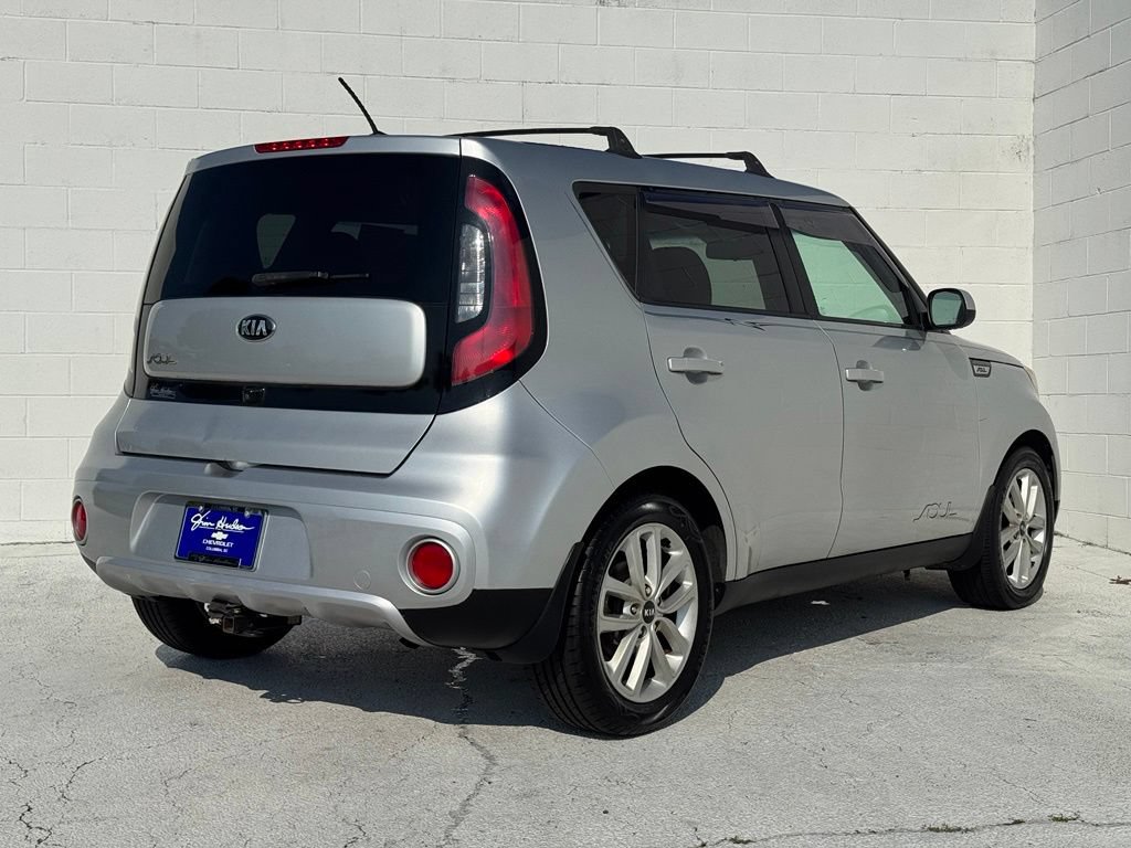 Used 2019 Kia Soul + FWD image 12